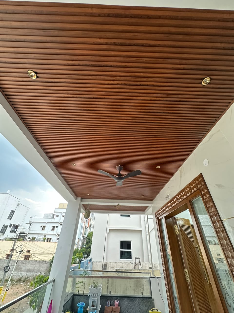 Exterior Sit-Out Ceiling by Interiors by Ansari, Hyderabad